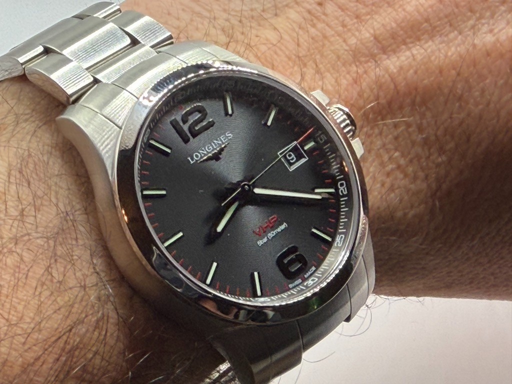 Longines Conquest V.H.P. – Pristine – Full Set – Stainless – Swiss Quartz – 41mm