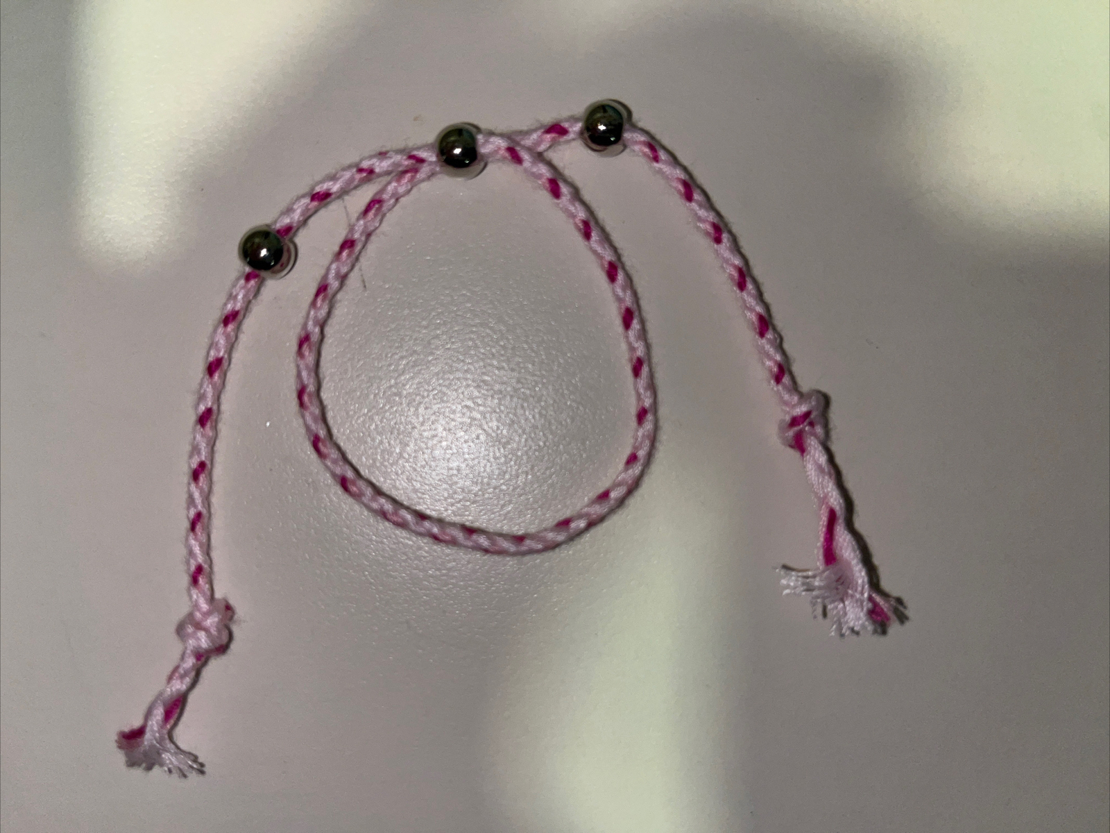 NEW BOHO BRAIDED THREAD FRIENDSHIP BRACELET ADJUSTABLE COLOR FUCHSIA WHITE PINK