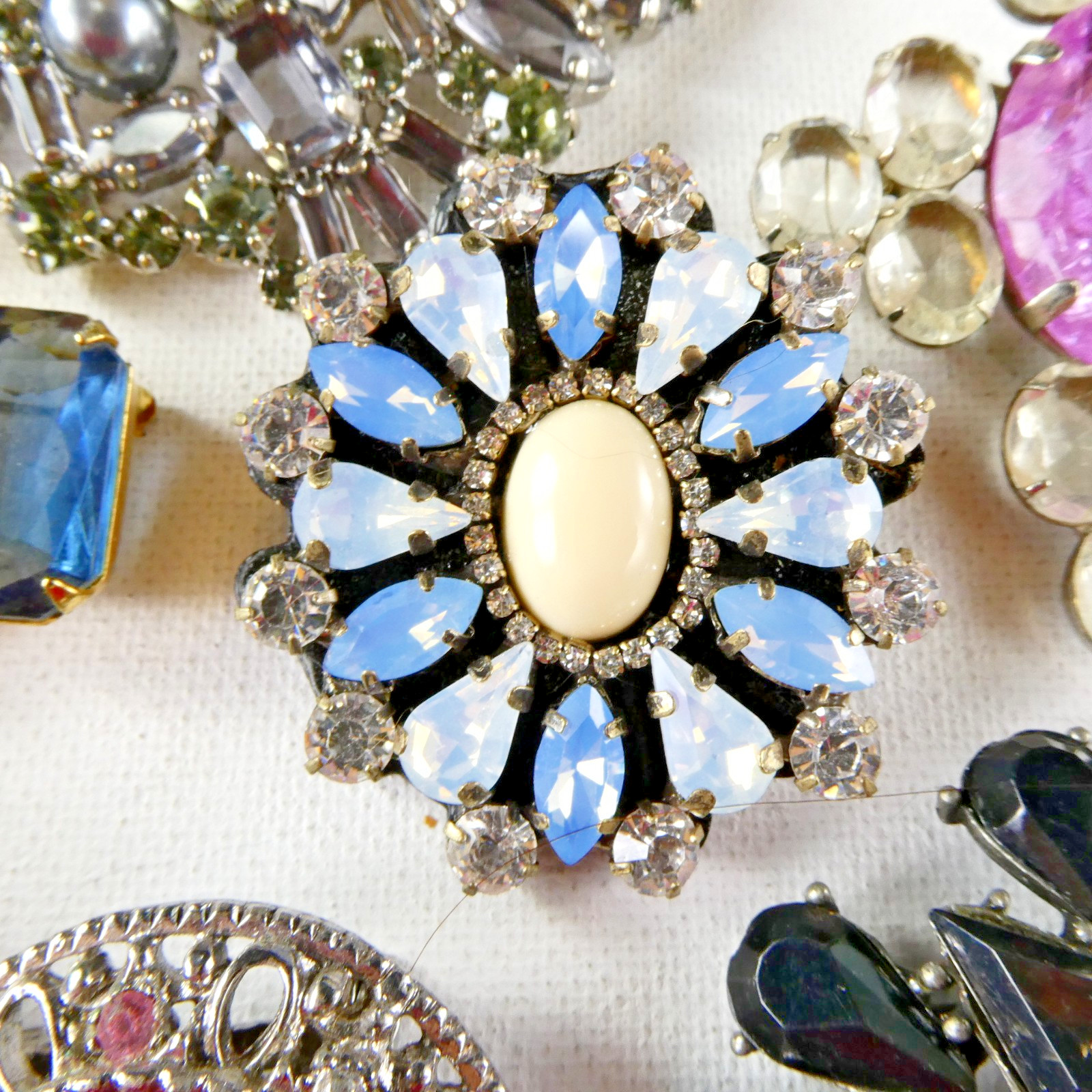 Plastic PIN BROOCH Collection 10 Piece Acrylic Lucite Multi Color Stones Large