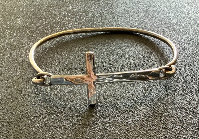 JAMES AVERY HORIZON CROSS HOOK ON BRACELET HAMMERED STERLING SILVER SM-MED 7.25”