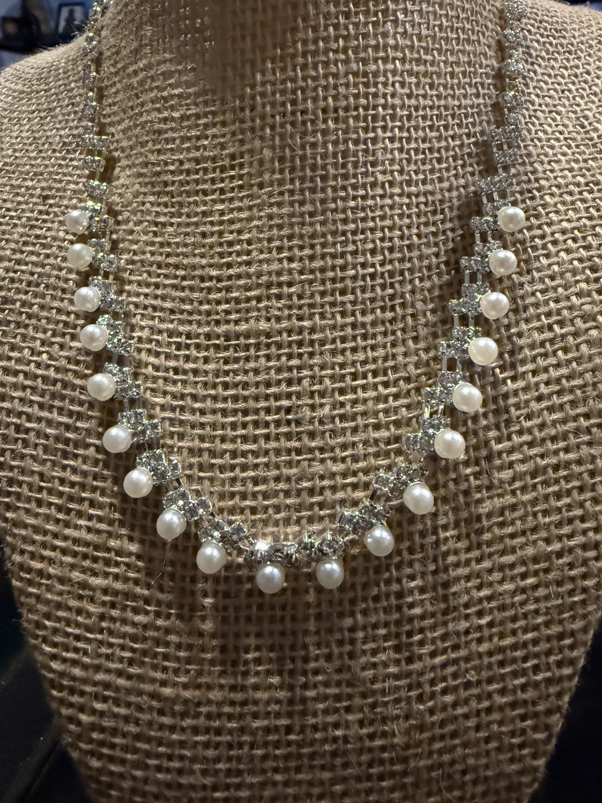 Party Pearl And Faux Chrystal Necklace