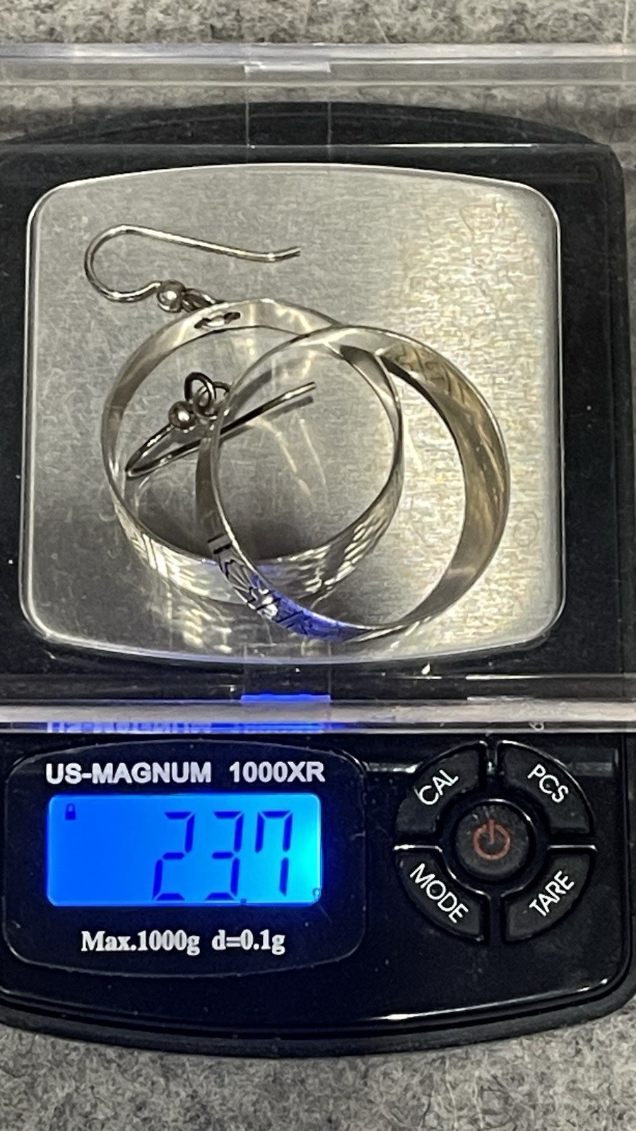 800 Silver Hammered Etched 1-1/8” Wide Hoop Wire Dangle Earrings 23.7 Grams