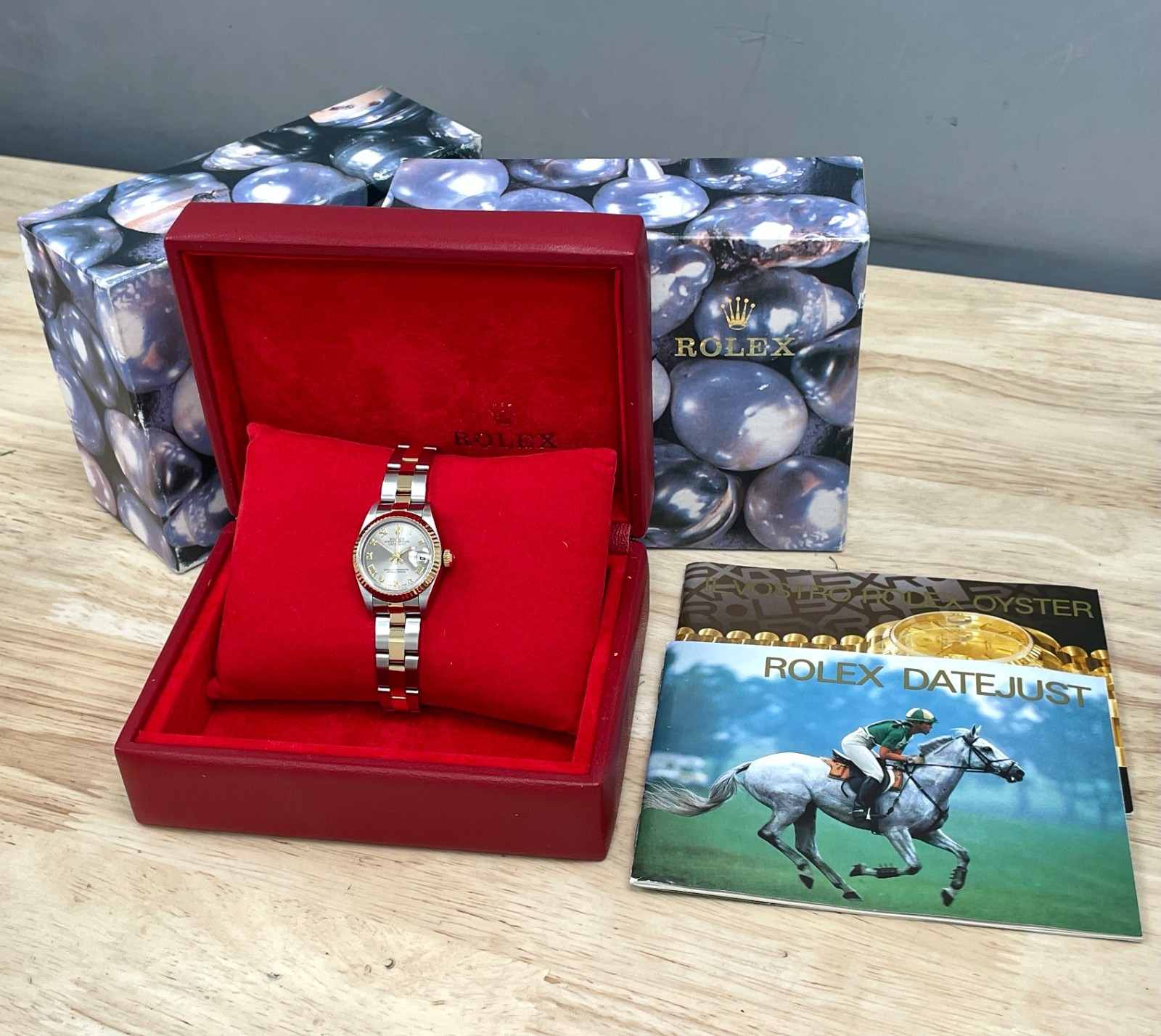 ROLEX DATEJUST 69173 TWO TONE SILVER ROMAN DIAL 26MM NO HOLES WITH BOX 1997-1998