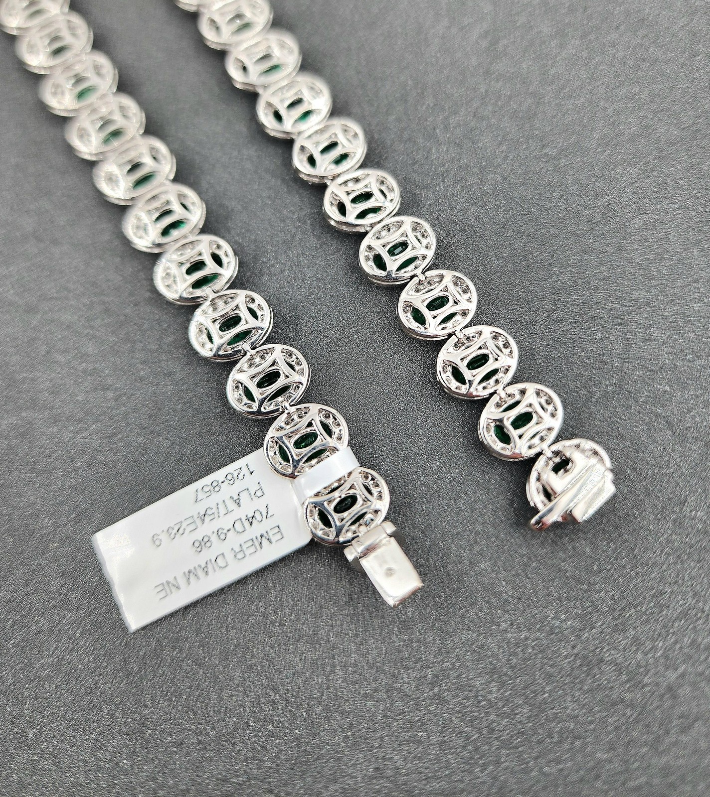 33.76 ct Natural Emerald Diamond Necklace Platinum