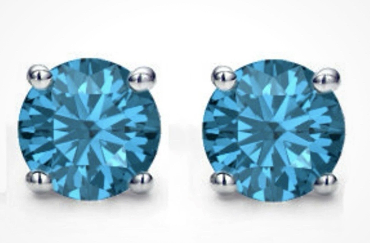 .50 ct. Swiss Blue Topaz Stud Earrings in Solid Sterling Silver.(NEL1217).