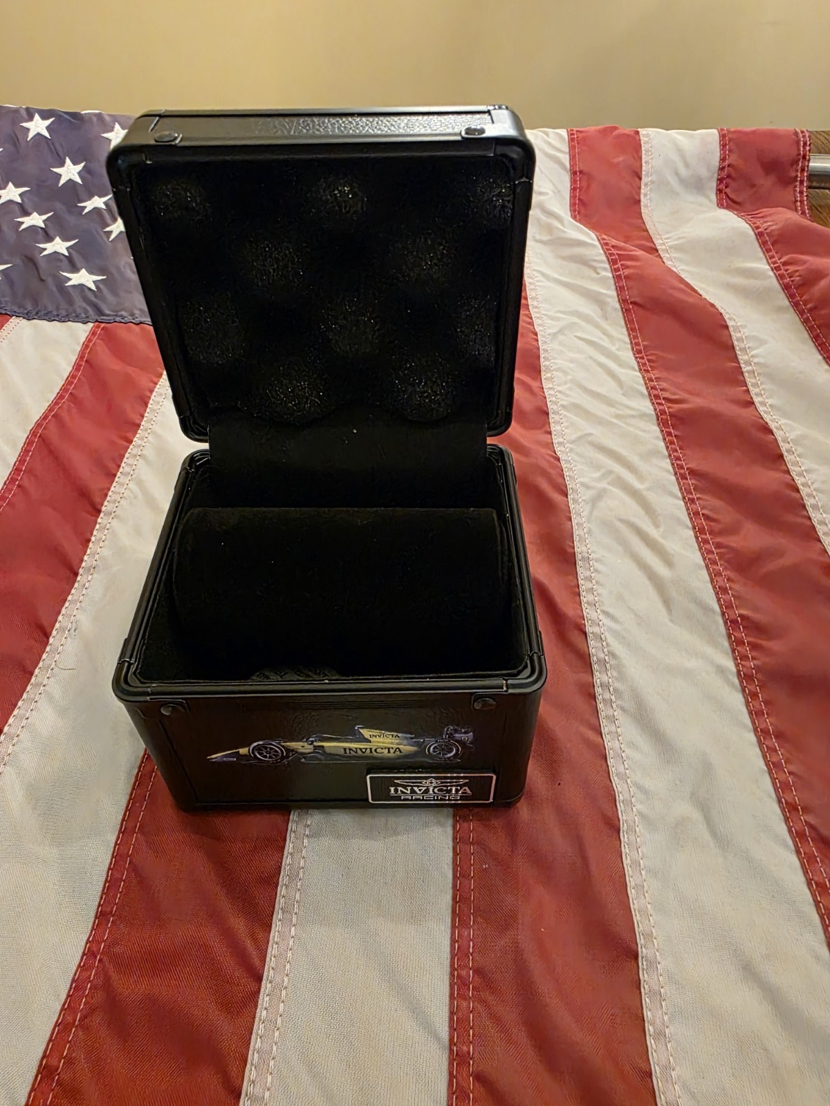Invicta Bundle Box 4 Invicta Specialty Windsor 47405