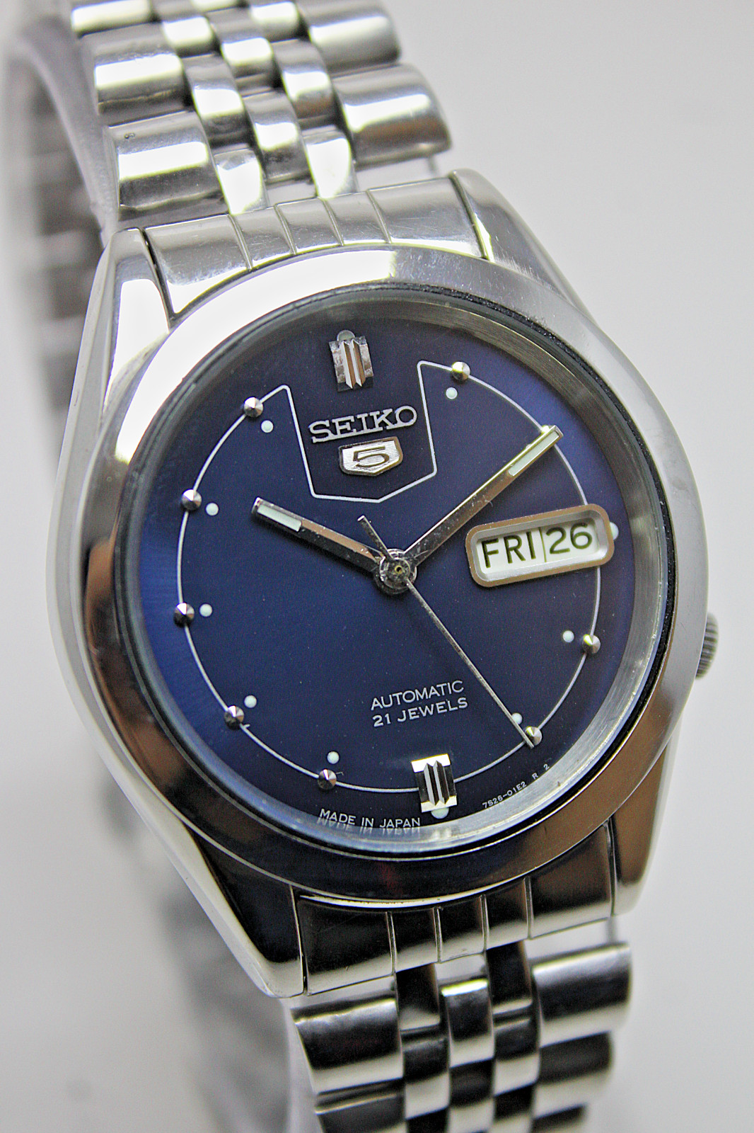 Vintage Seiko 5 Automatic 21 Jewels Blue Dial Day/Date 7S26 Men’s Wrist Watch