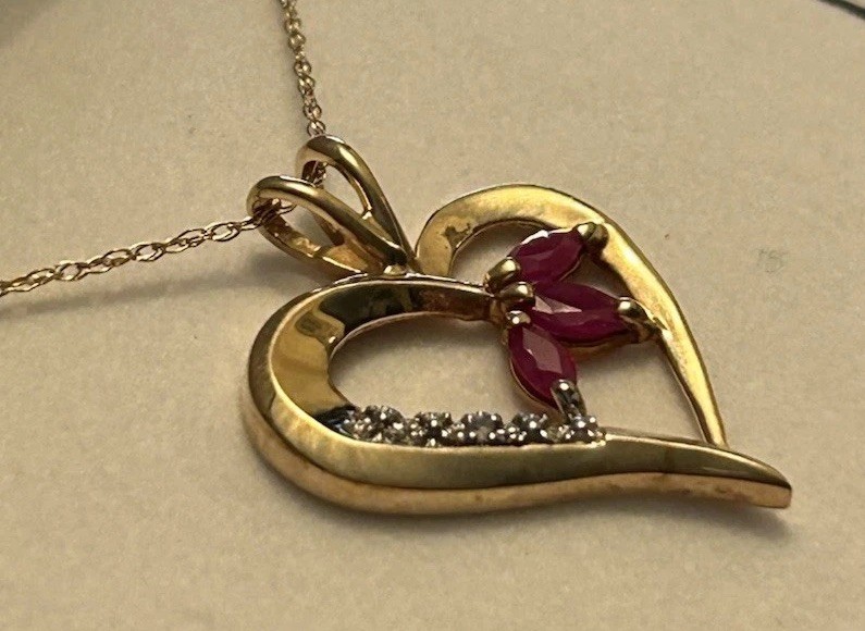 Vintage 2 GRAMS 10K YELLOW GOLD RUBY HEART PENDANT 18” 10K YELLOW GOLD 18” CHAIN