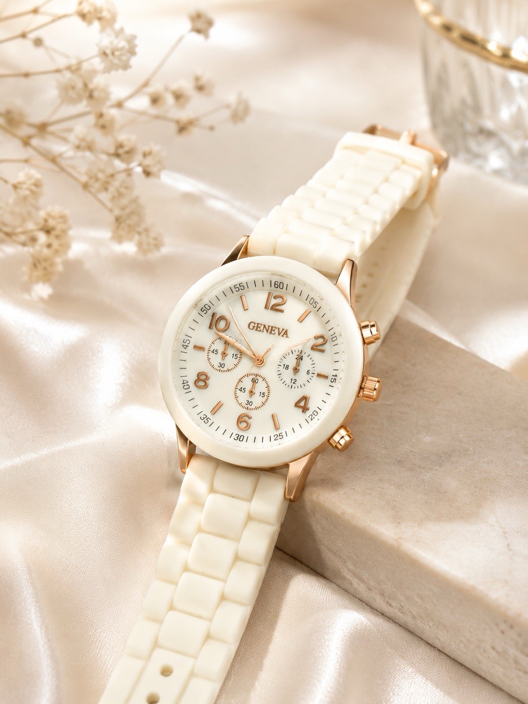 Stylish Geneva Unisex Fashion Watch – Cream White & Gold Tone