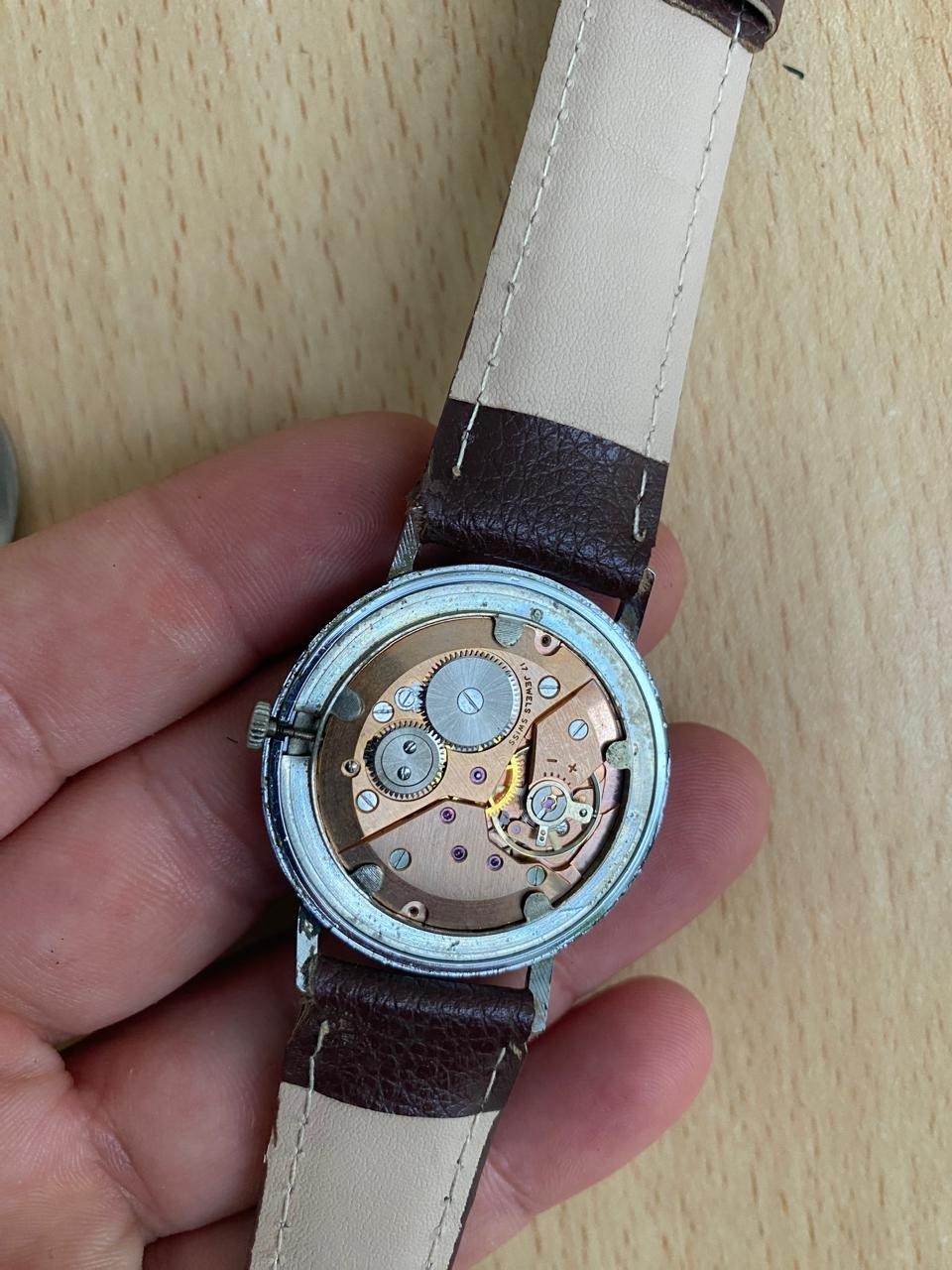 Vintage 1970s Men’s Cristal Watch Cal. 7010 17 Jewels Swiss Made 34mm Watch