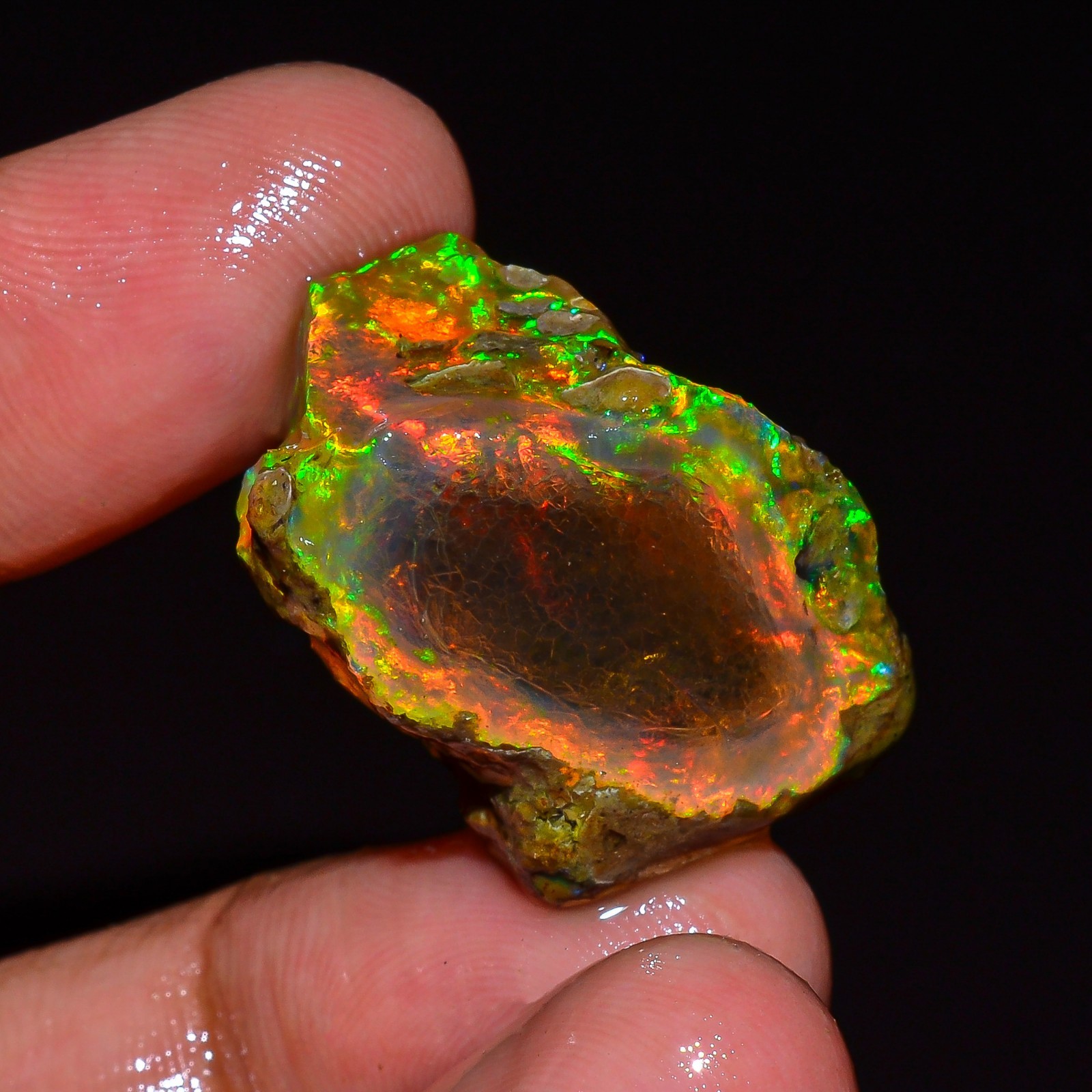 34.5 Ct Natural Fire Ethiopian Opal Oil Rough Gemstone For Jewelry 26x16x14 mm