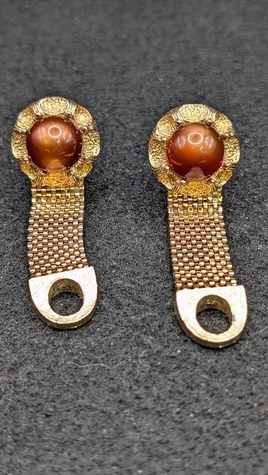Art Deco Round Gold Tone Mesh Wrap Faux Tiger Eye Cufflinks Set