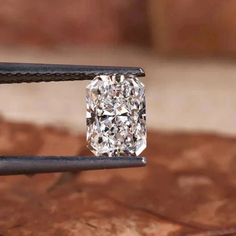 Loose 4.00 Ct Radiant Cut CVD Lab-Grown Diamond Certified D Color VVS1 Clarity