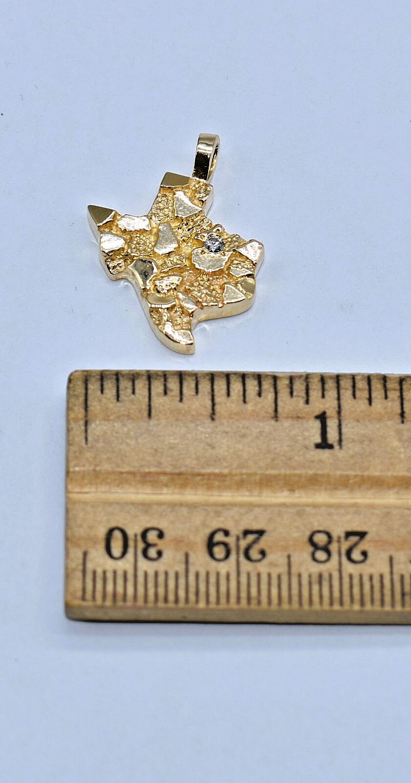 14 K Yellow Gold Nugget Texas State Pendant w/Diamond Acent 5.3 grams 1 inch