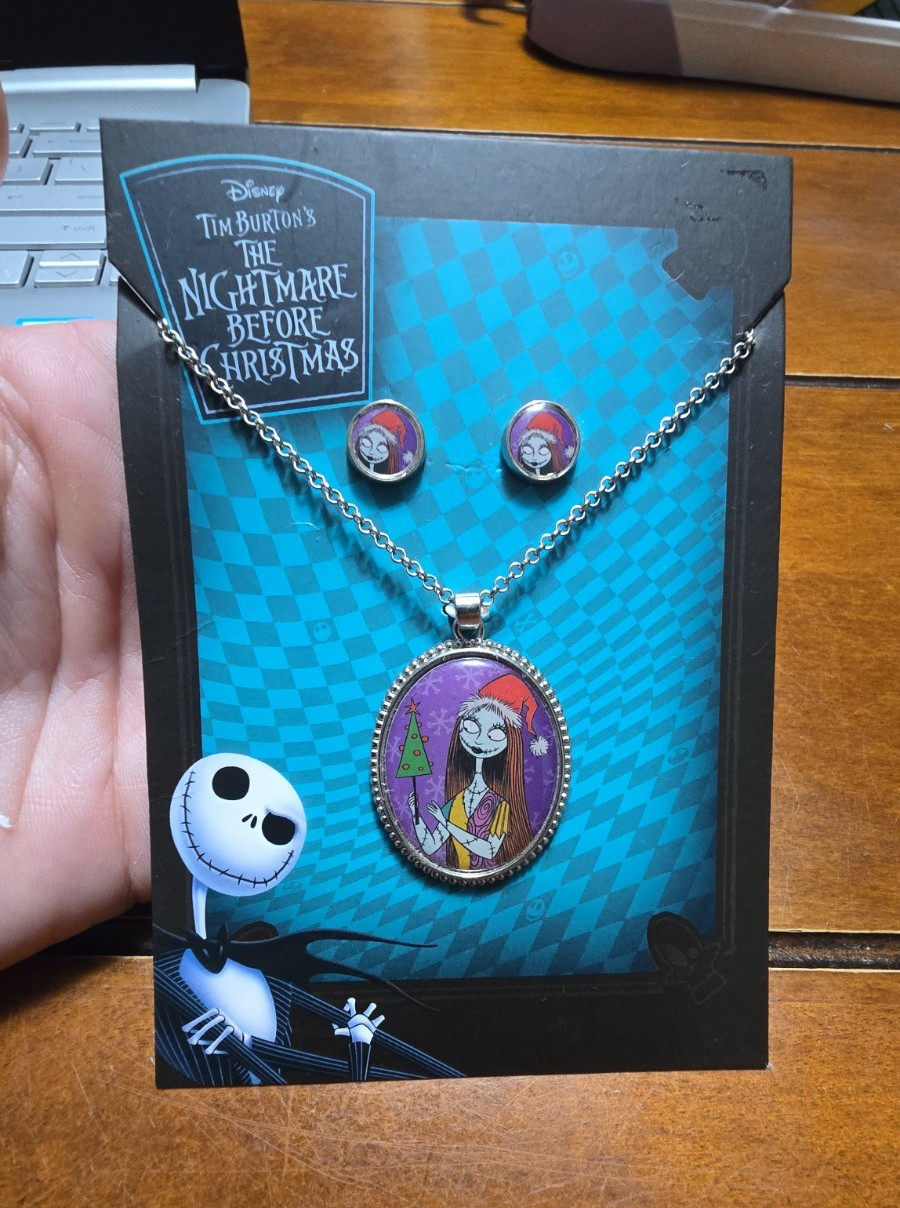 Disney Nightmare Before Christmas Jewelry Set Necklace Pendant & Earrings