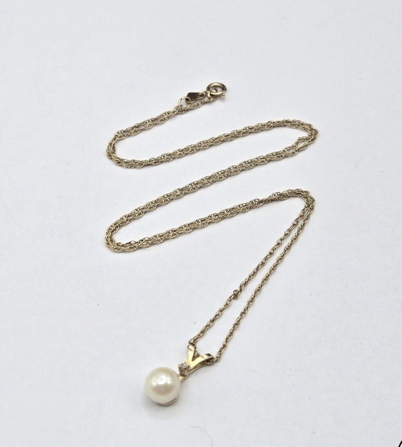 14K Yellow Gold Diamond and Pearl Necklace Twisted Rope Chain 1.3g