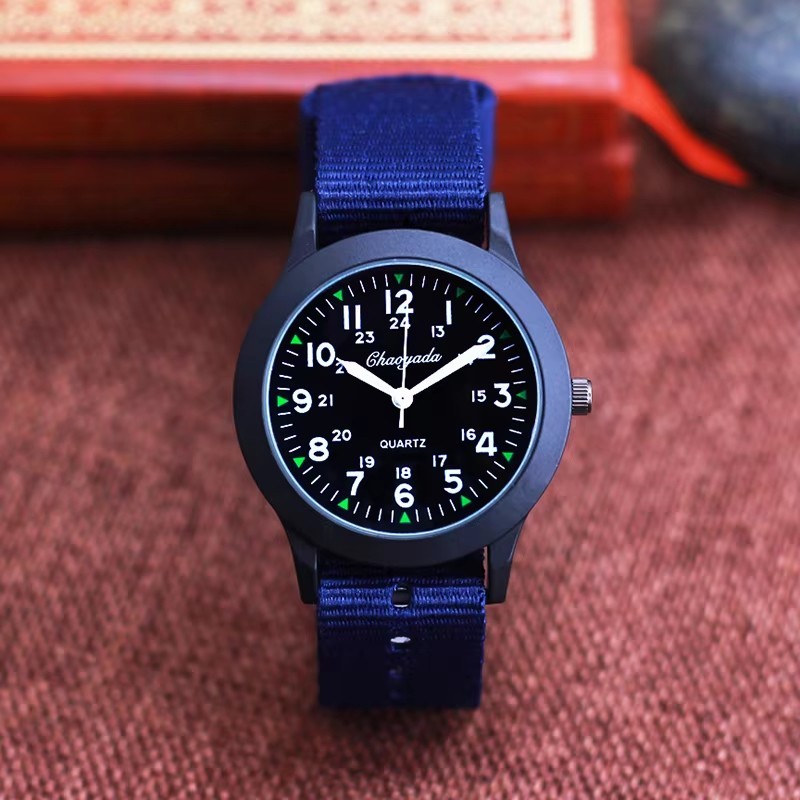 Boys Kids Analog Quartz Wristwatch Stainless Steel Fashion Watch Gift