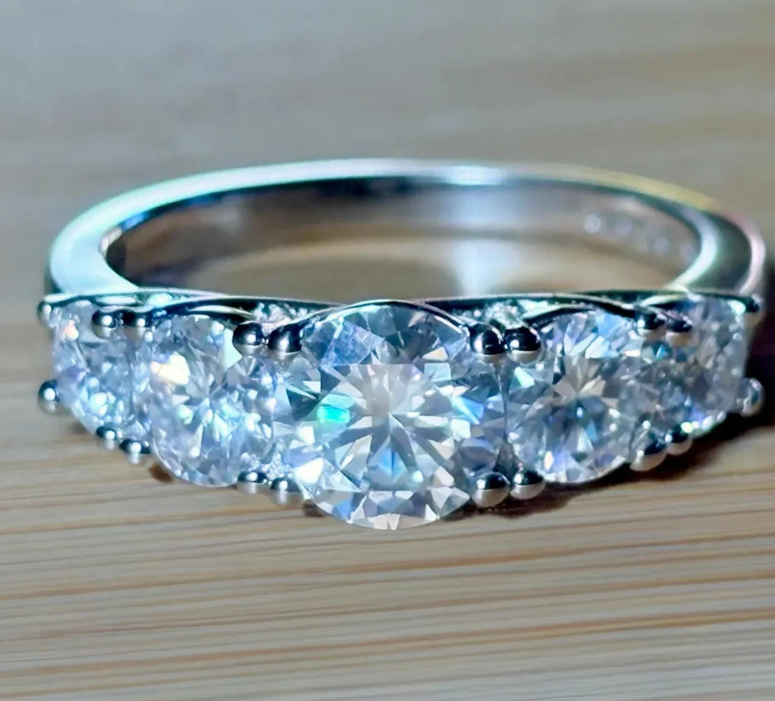 2.50Ct Round-Cut EF/VS1 Lab Grown Diamond Five-Stone Wedding Ring Platinum 950