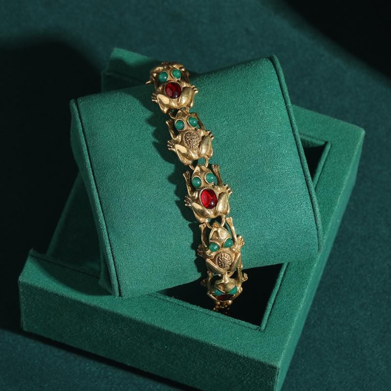 Vintage Charm Bracelet Adjustable Frog Natural Stone Eye 18k Gold Plated Elegant