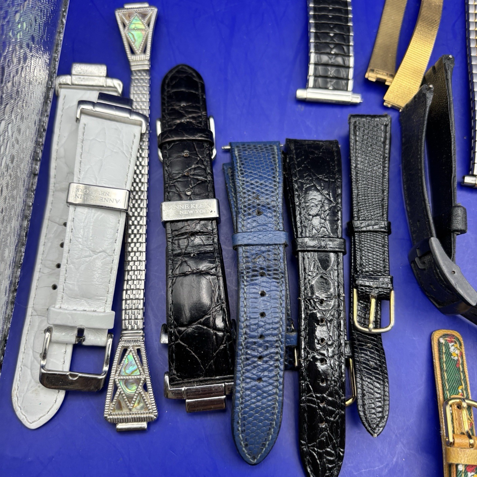 Lot Of Assorted Watch Bracelet, Strap, Bands Modern Bulk Parts/Repair/crafts