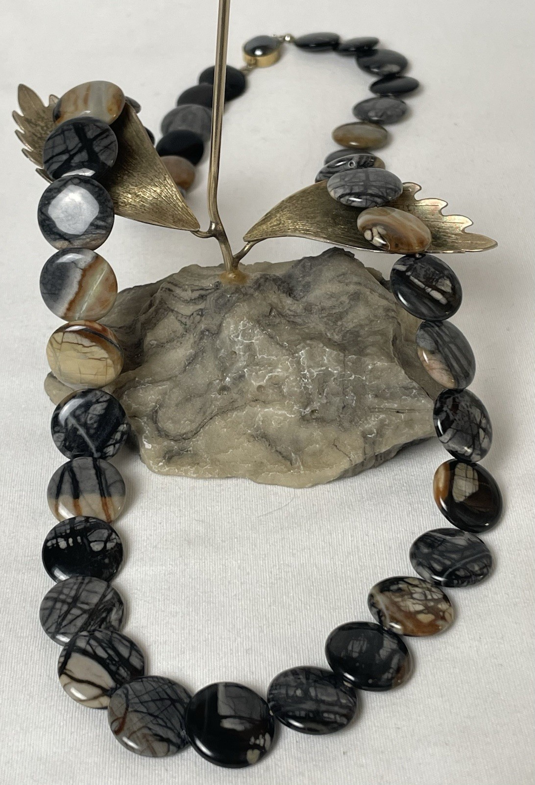 Vintage Disc Link Necklace 28” Gray Beige Streaked Faux Stones Box Clasp