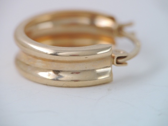 WIDE DESIGNED RL 14K YELLOW GOLD HOOP EARRINGS 5/8 “