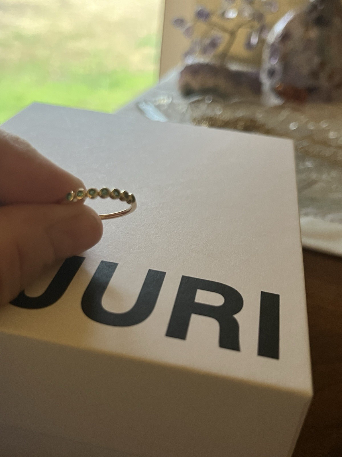 Mejuri 14K Yellow Gold Bezel Set Emerald Band Ring, New in Box Sz 6