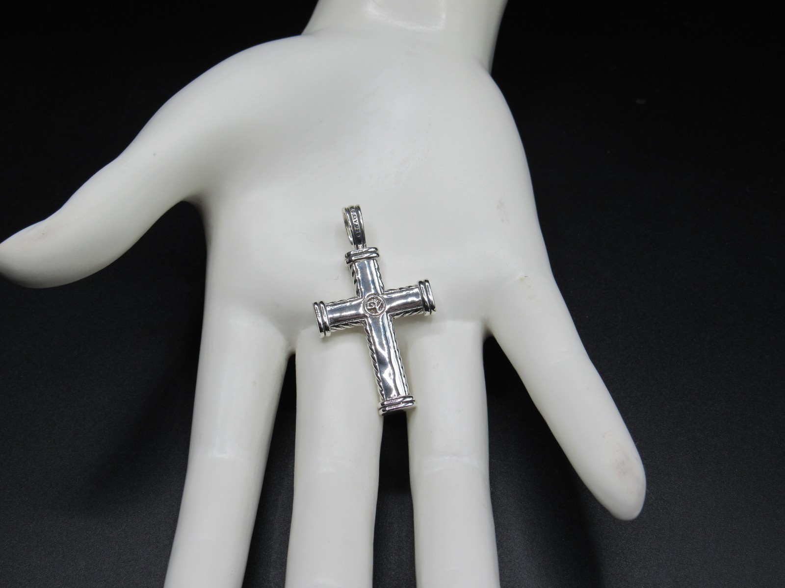 DAVID YURMAN CROSS CHEVRON PENDANT