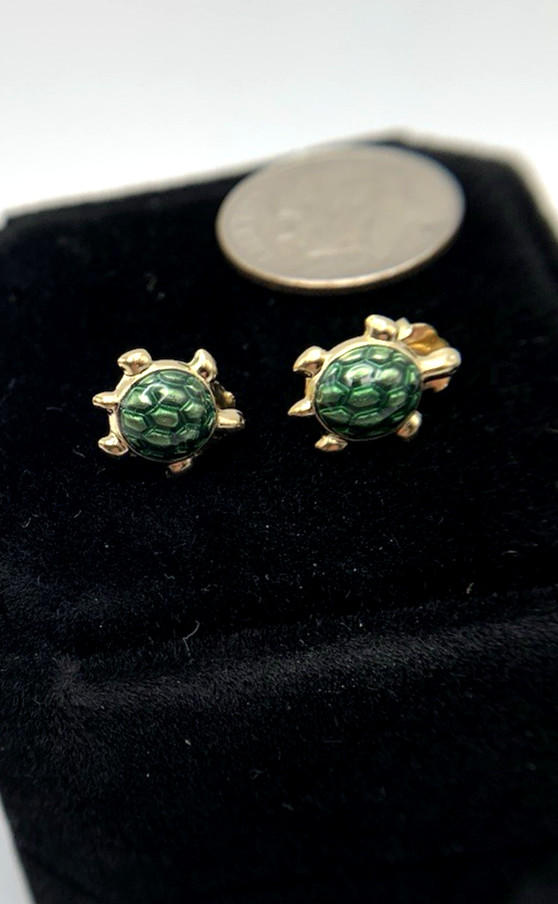 14k Gold TURTLE(Green) Stud Earrings,11mm x 8.5, 0.65g,FREEgfBx($5valu