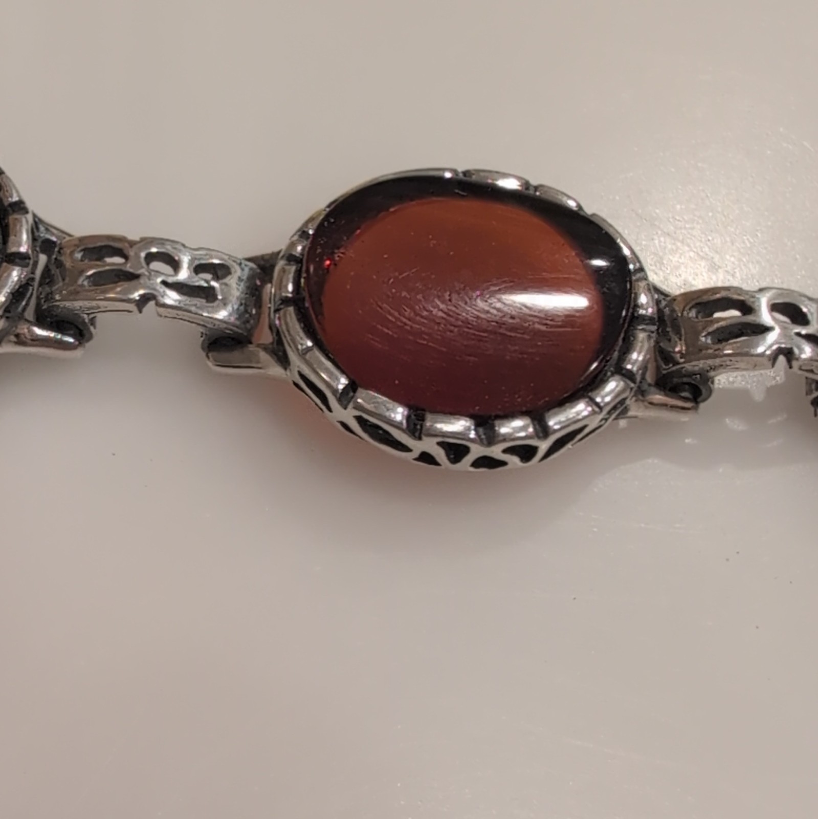 925 Sterling Silver Link Bracelet Oval Cabochon Bezel Red Stones 8 in