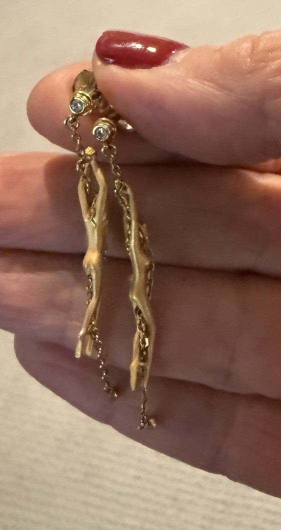 Carrera Y Carrera 18k Yellow gold Godess Earrings with diamond pierced