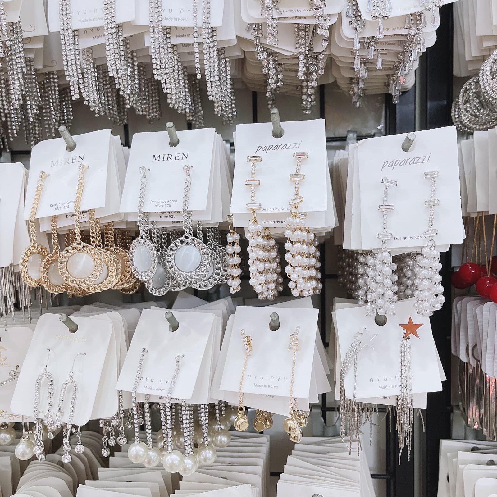 50 pairs of fashion earring. Lot earring