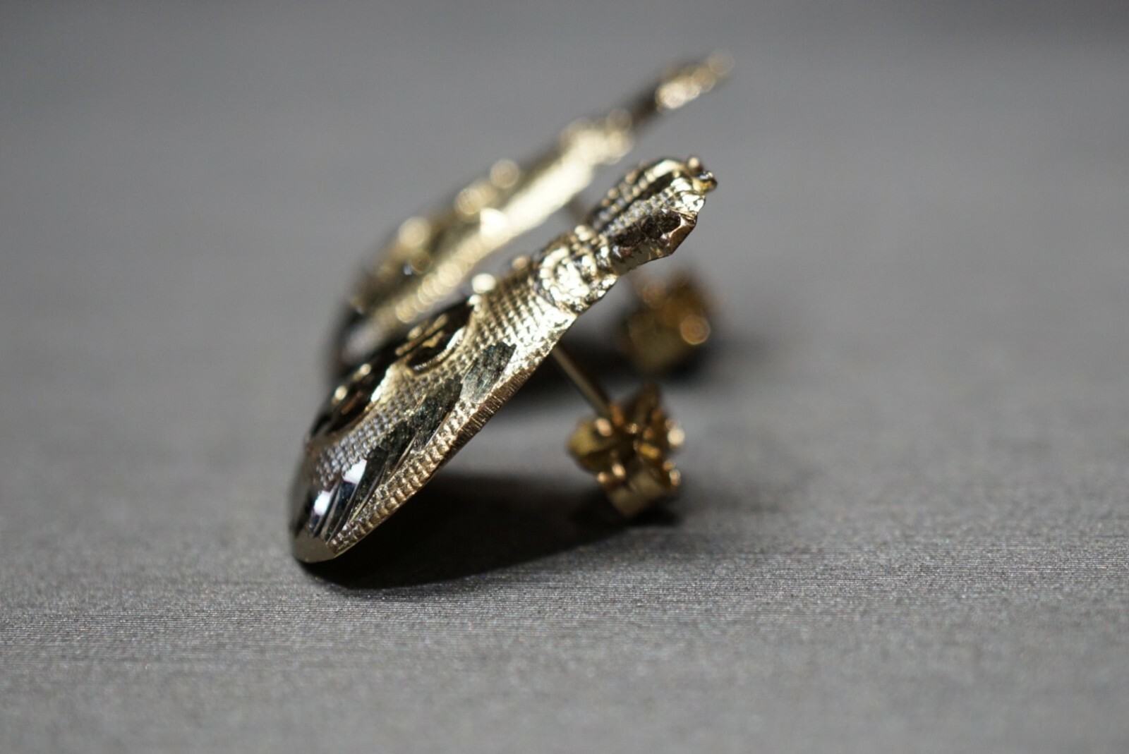 10K Solid Yellow Gold 0.75″ Diamond Cut Money Bag Stud Earrings.