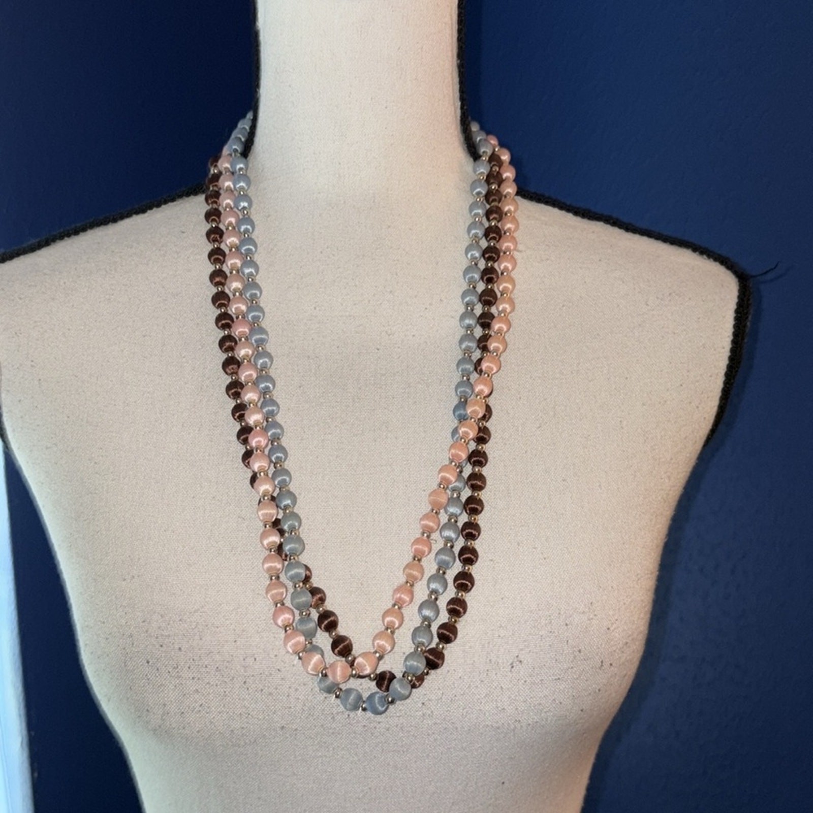 🧵 3-Strand Silk Bead Necklace Set – Estate Find from Singapore