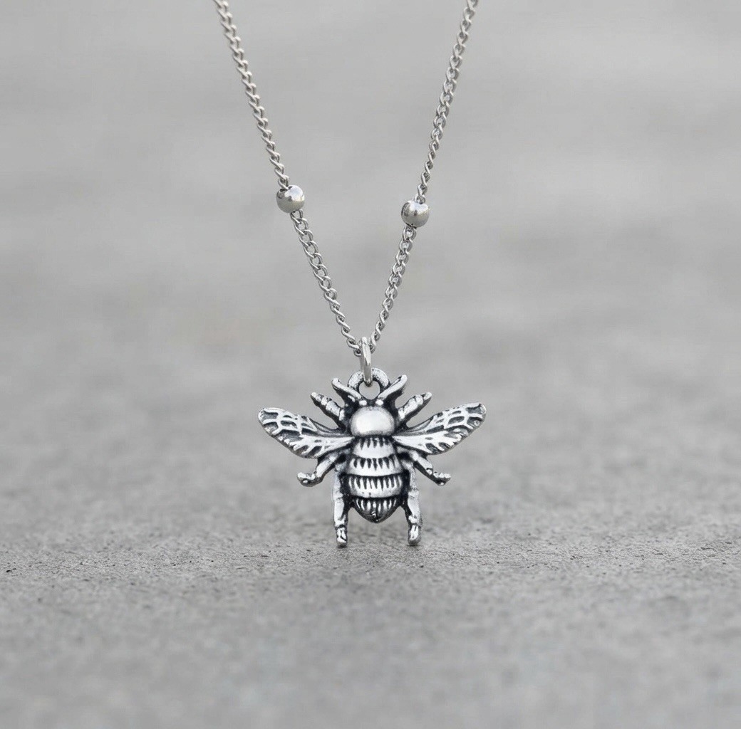 Silver Tone Bee Charm Pendant Necklace Cable Chain Animals & Insects Nature