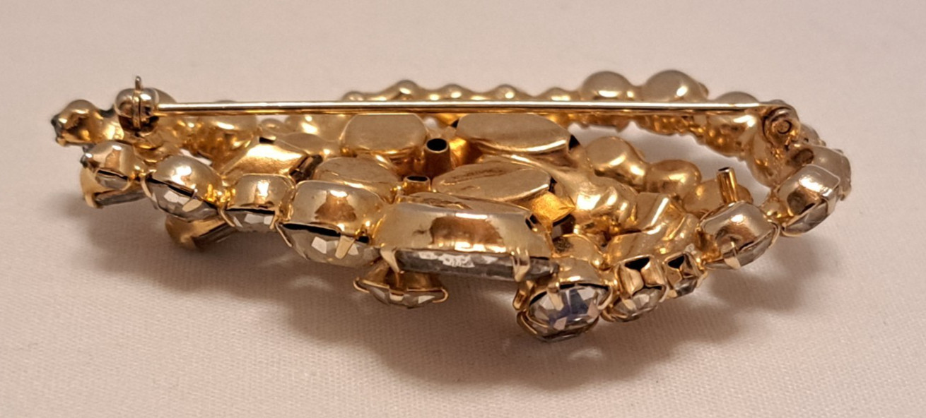 Impressive Vintage Clear Marquise &Mixed Cut Rhinestone Leaf Brooch 2.5″ no mark
