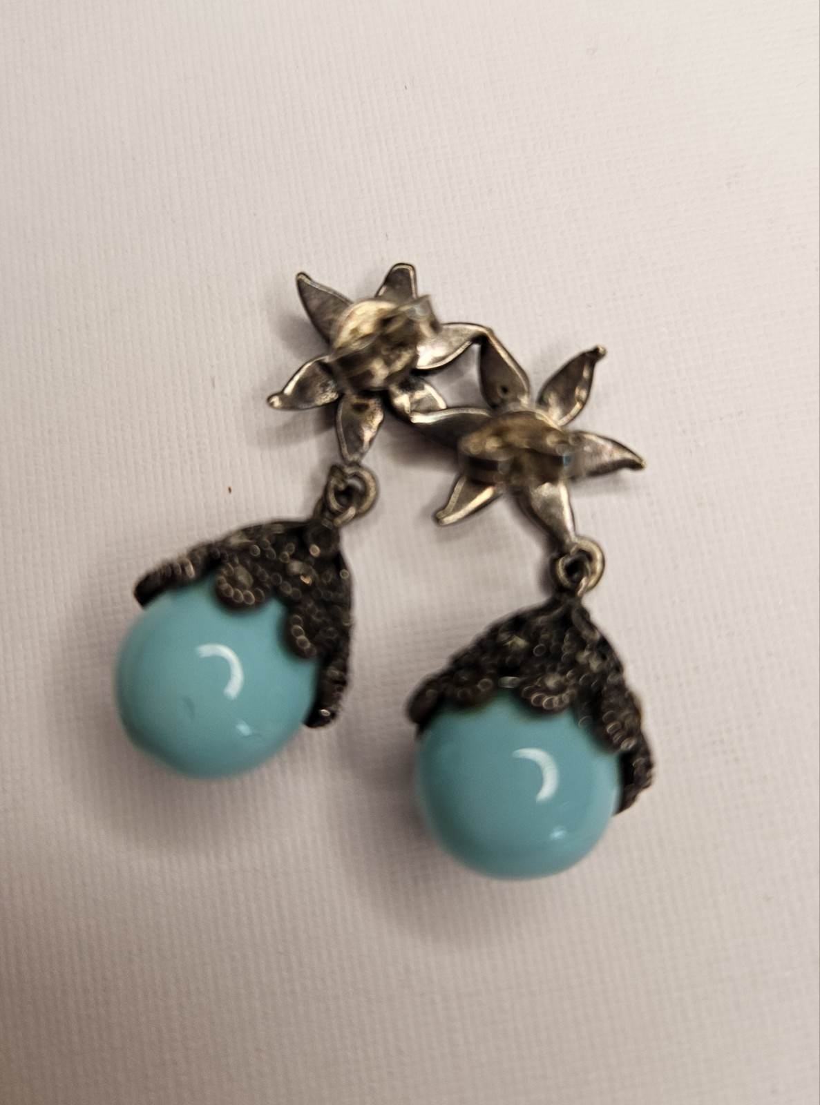 Silver Tone Blue Round Bead Flower Dangle Drop Earrings Butterfly Closure