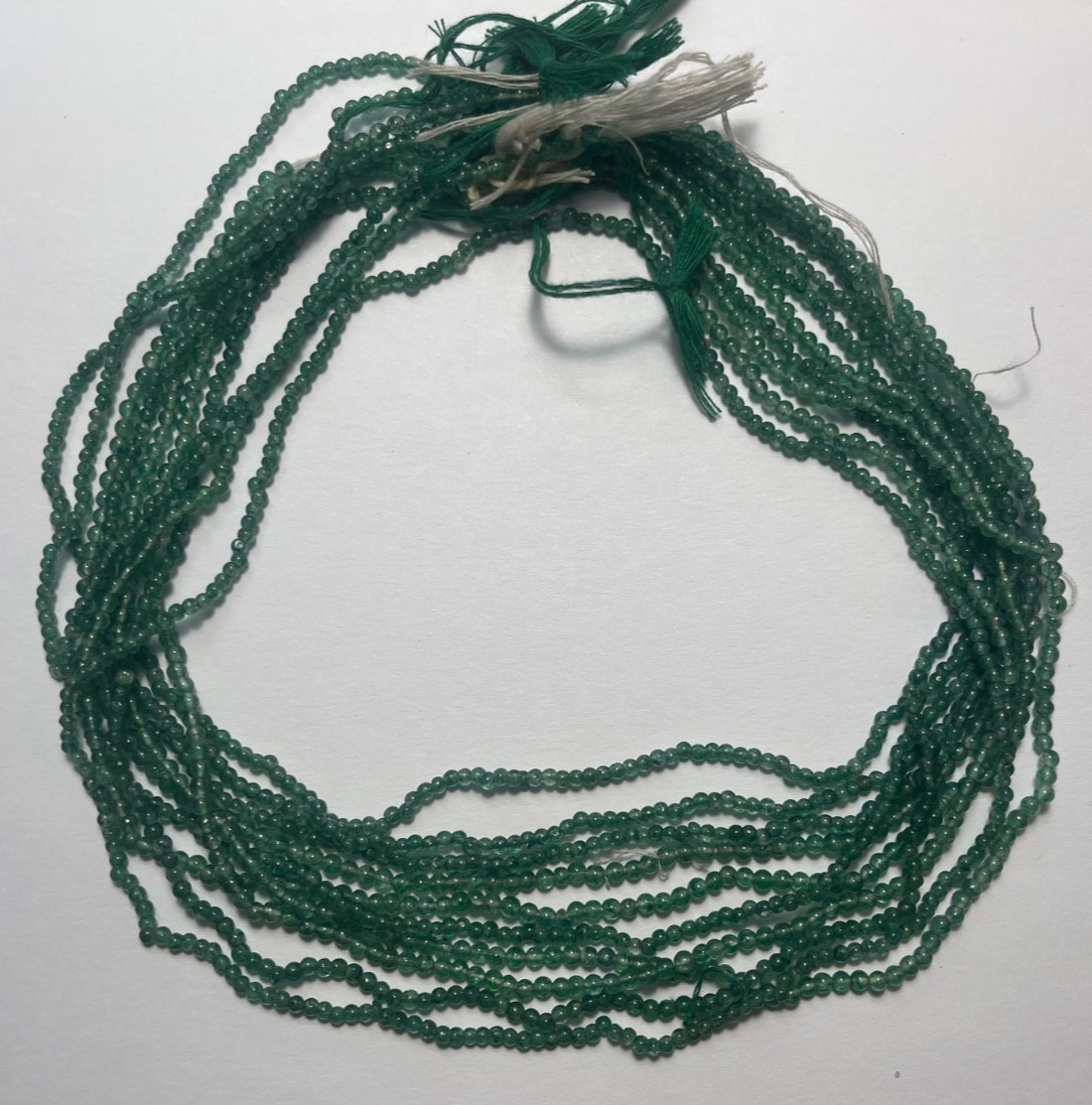 ONE VINTAGE 14.5″ STRAND 2-2.5 MM ROUND SMOOTH GREEN ONYX BEADS BELOW WHOLESALE