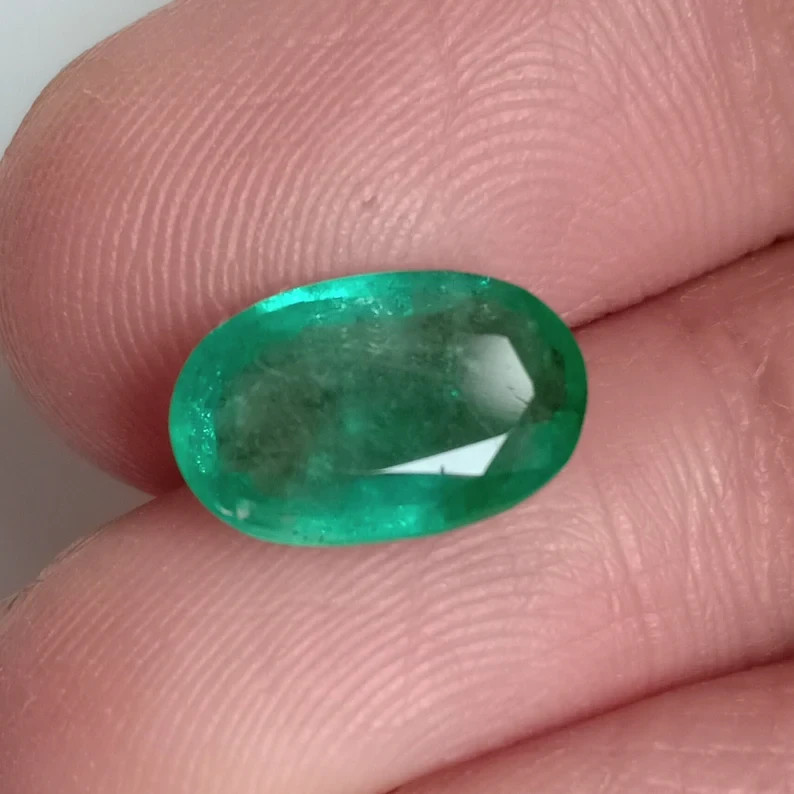 Certified 2.60Ct Medium Green Natural Emerald Oval Loose Gemstone May Birthstone