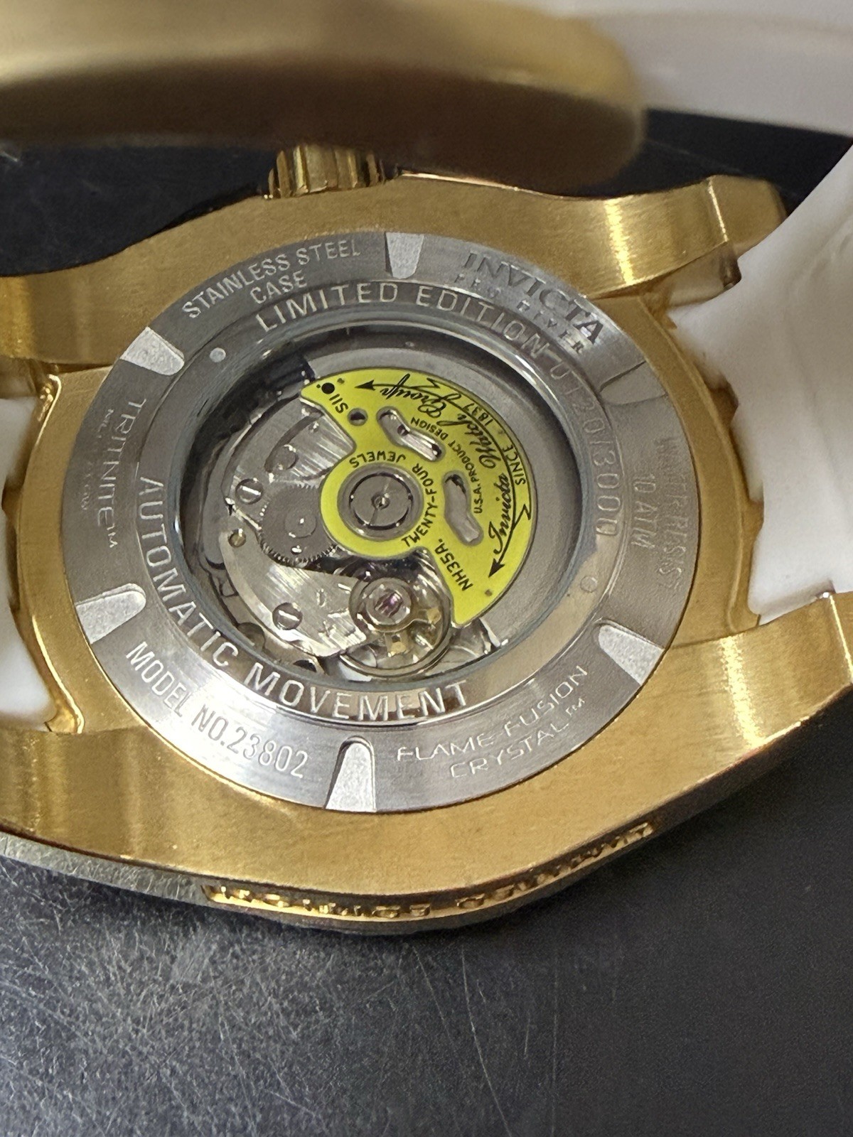 Invicta Pro Diver (23802) Automatic Tritnite Glow Limited Edition 120/3000 Gold