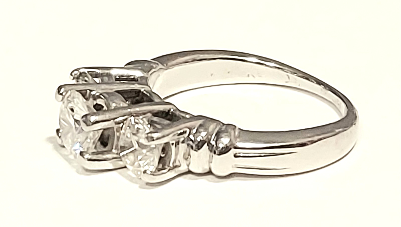 Platinum PT950 3 Stone Diamond Ring Approx 1.50 CTW Natural Diamonds Size 5.5