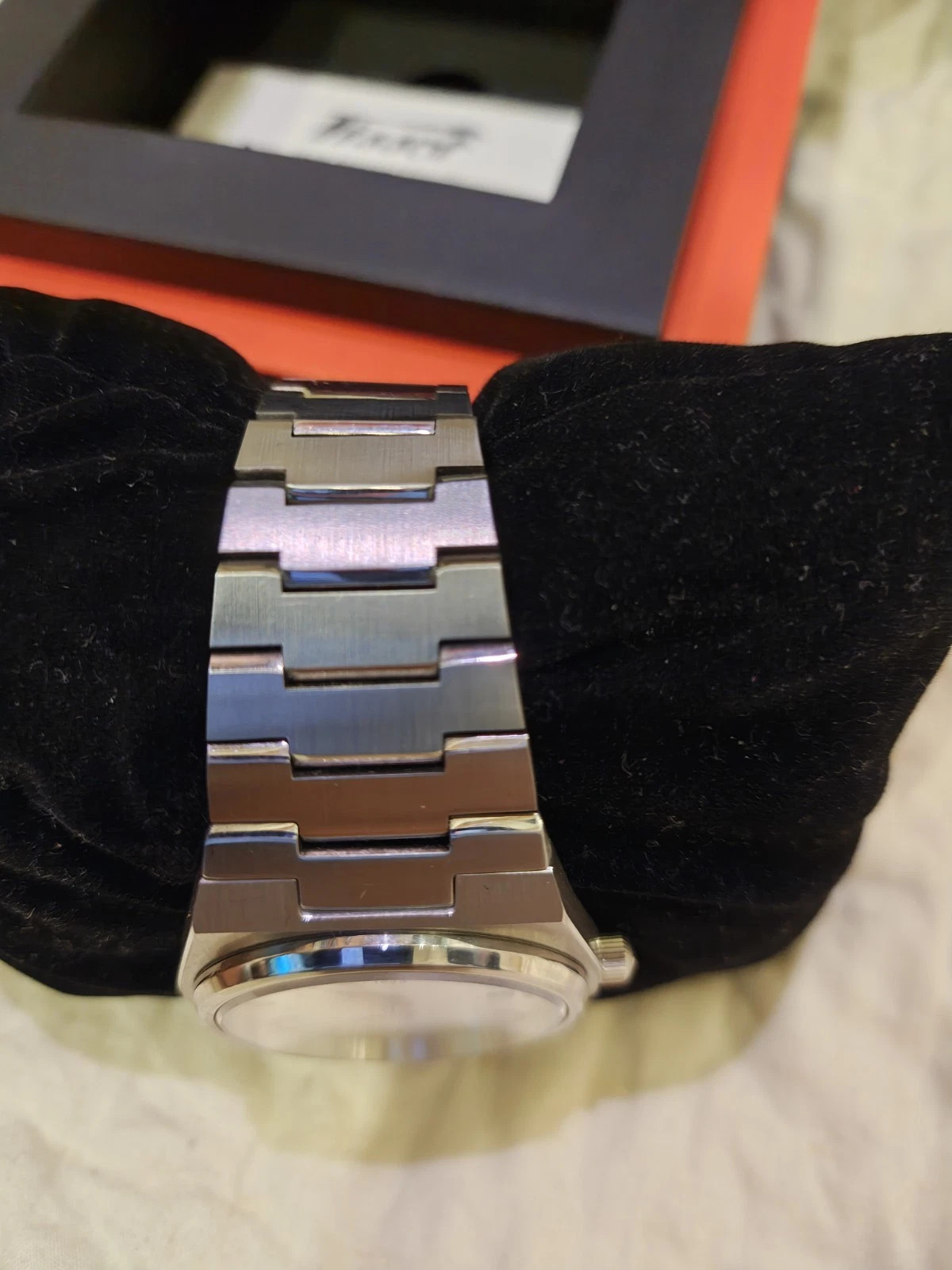 Tissot PRX 40mm Grey/Silver Dial Quartz Men’s calendar Watch T137.410.11.031.00