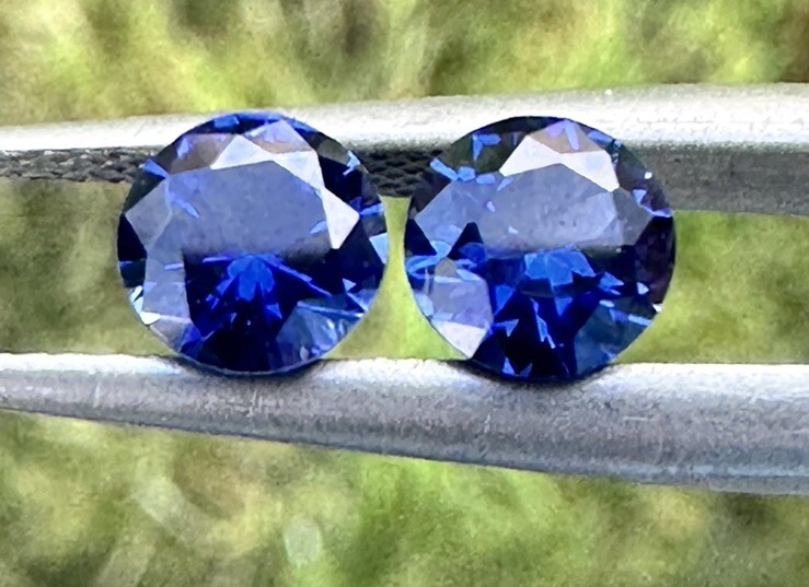 1.23 Ct (5mm Rounds) Royal Blue Sapphire/heat Only (2pcs)