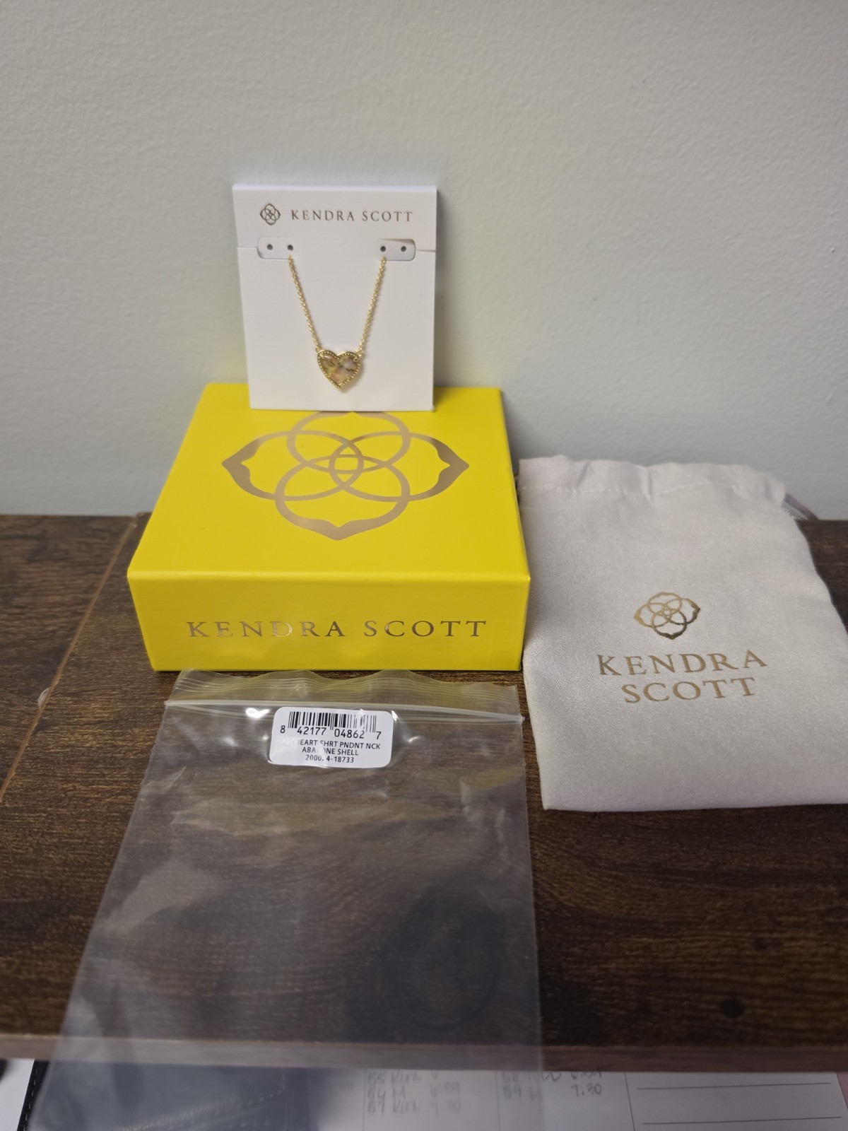 New Kendra Scott Ari Heart Gold Necklace in Abalone Shell