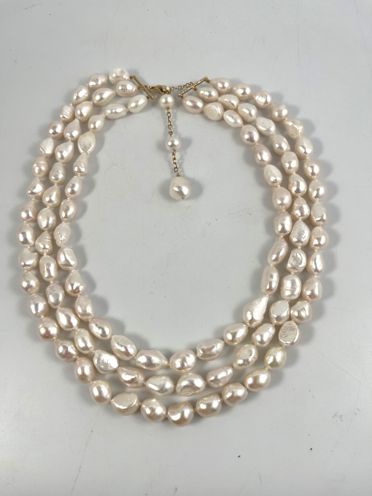 14K (585) YELLOW GOLD THREE ROWS BAROQUE PEARLS NECKLACE 19in