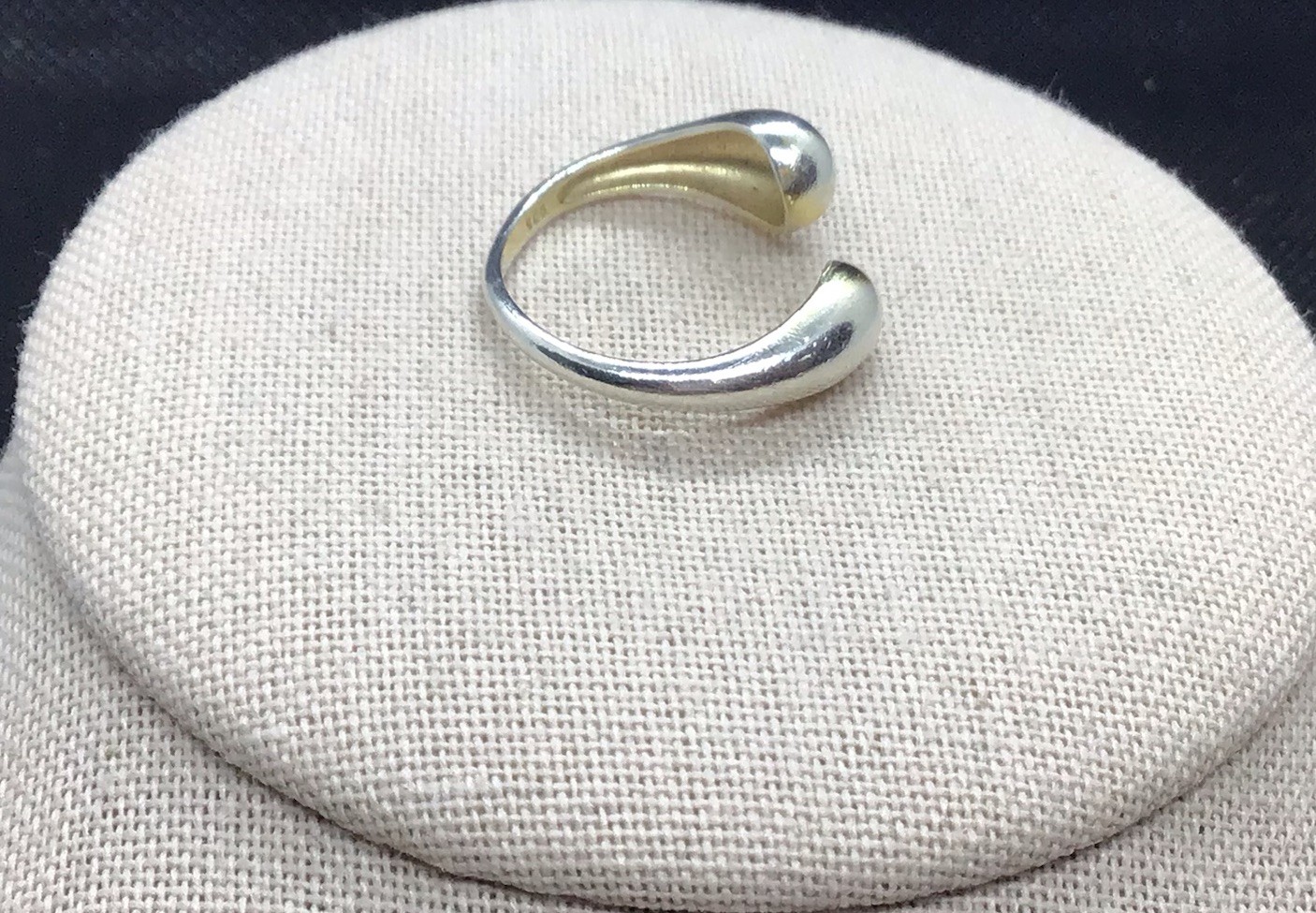 Sterling Silver 925 Unique Design Ring Sz 7.5 Y2342