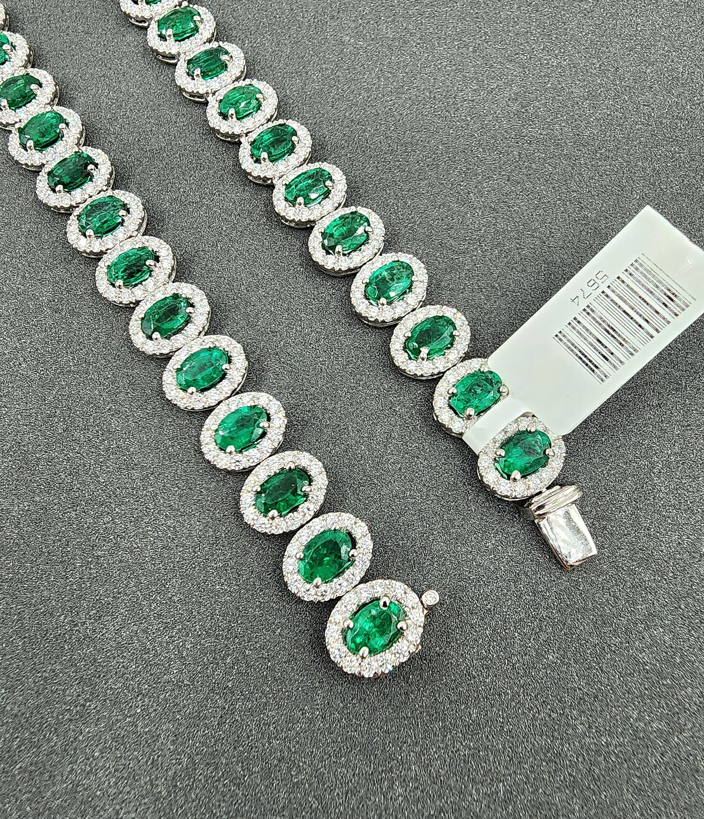 33.76 ct Natural Emerald Diamond Necklace Platinum
