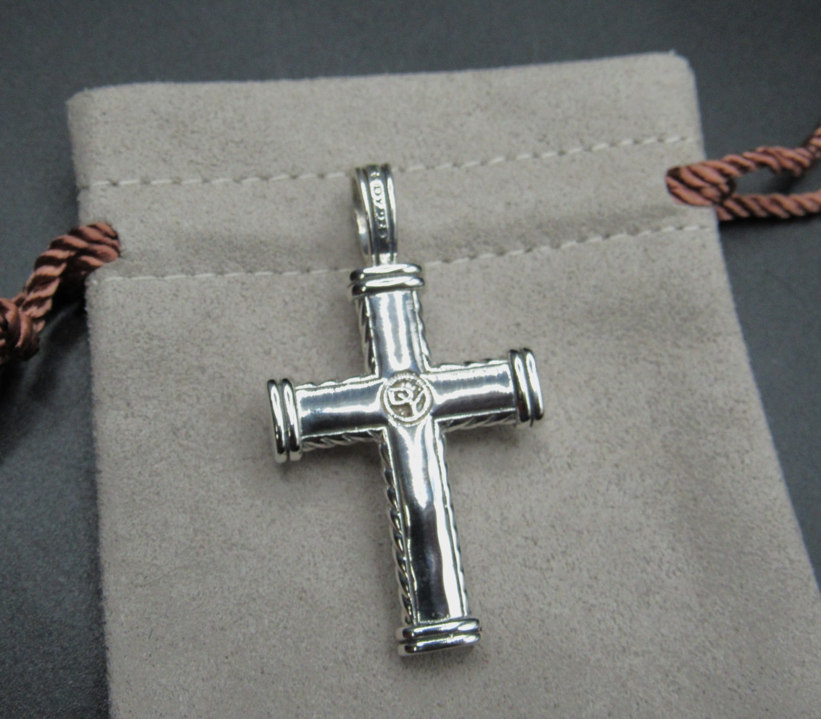 DAVID YURMAN CROSS CHEVRON PENDANT