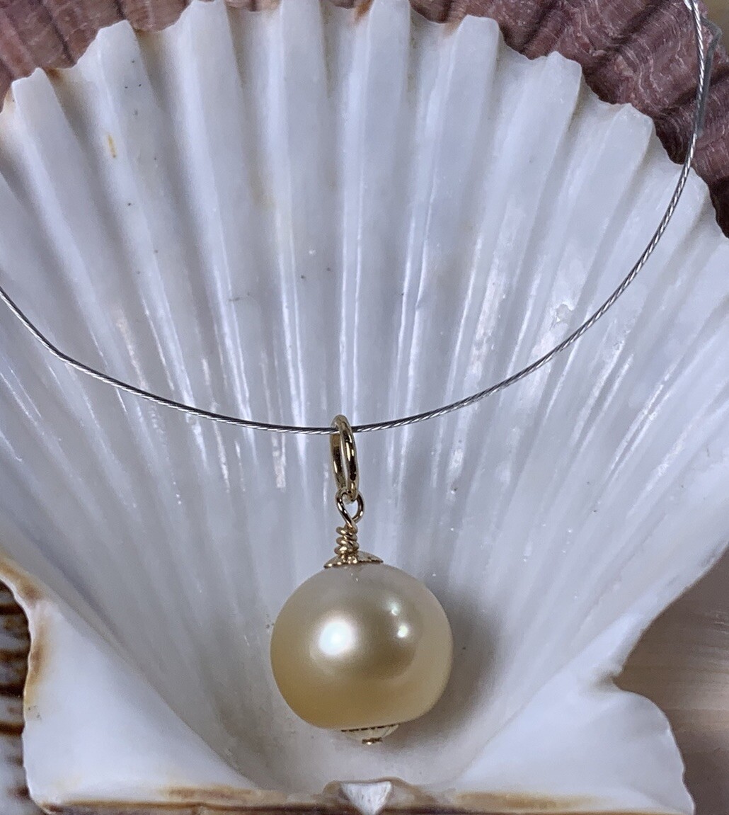 Beautiful Golden South Sea Pearl Pendant On 14K Gold Filled