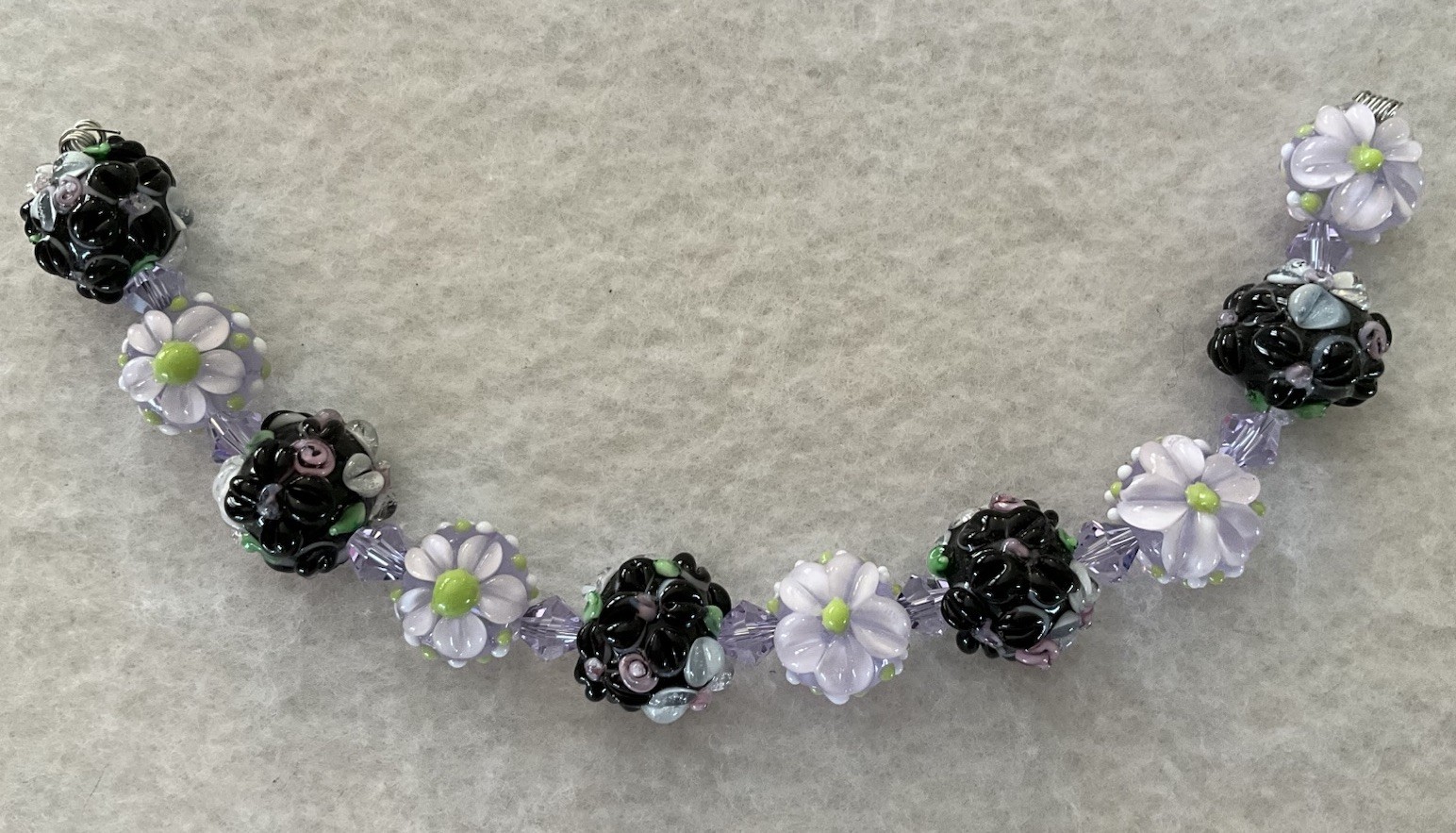 New 7” Strand Exquisite Black & Lilac Floral LampWork Glass Beads 12-15mm